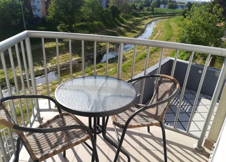 Holiday Wing Apartment 2 Jagodina Exterior foto